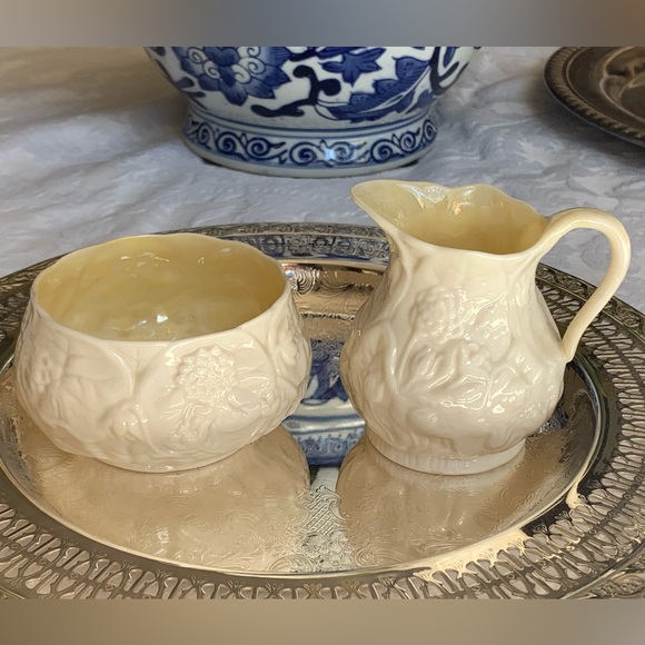 Belleek Sugar & Creamer - Picture 12 of 12